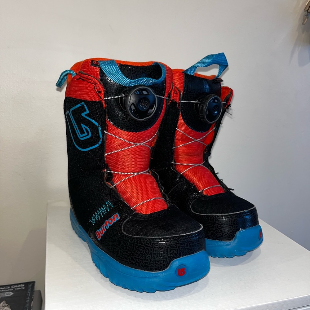 Burton youth/kids 12c snowboard boots